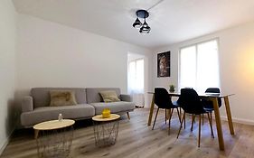 Appartement Au Coeur De Cours La Ville